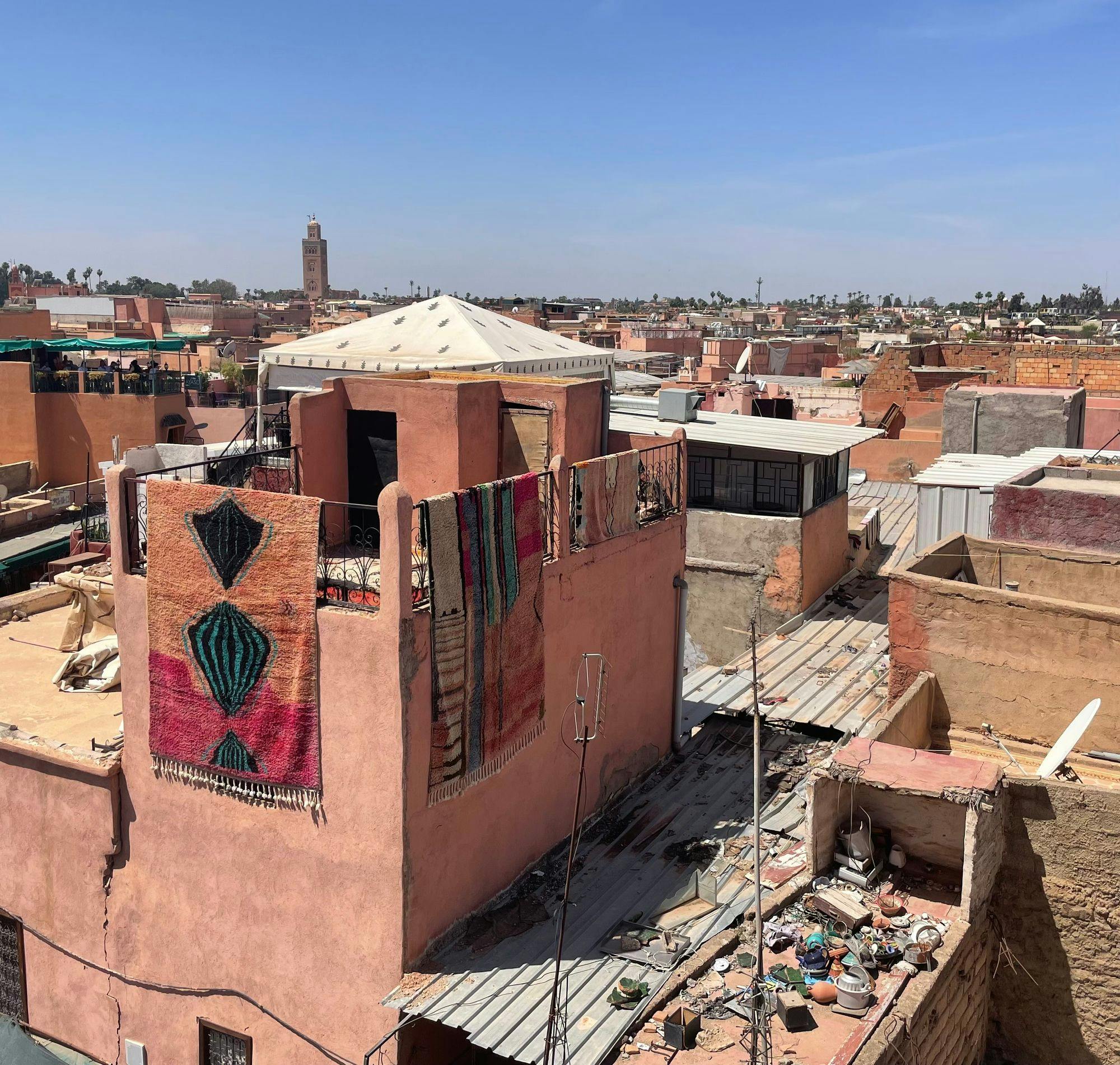 A picture from the rooftop restaurant Shtatto down on the market of Medina